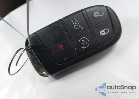 2021 Jeep Compass Limited Fwd z USA, uszkodzony, nr VIN 3C4NJCCB4MT581044